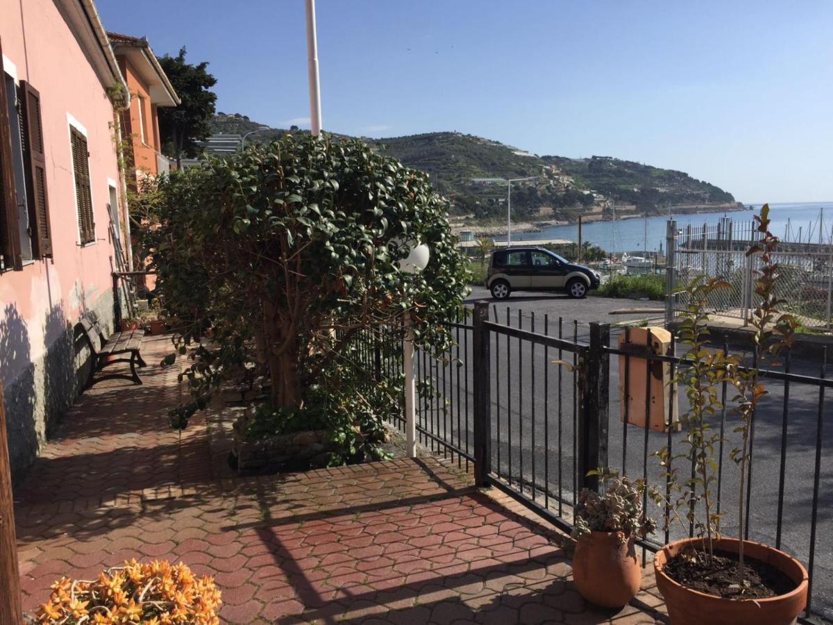 Froggy House San Lorenzo al Mare